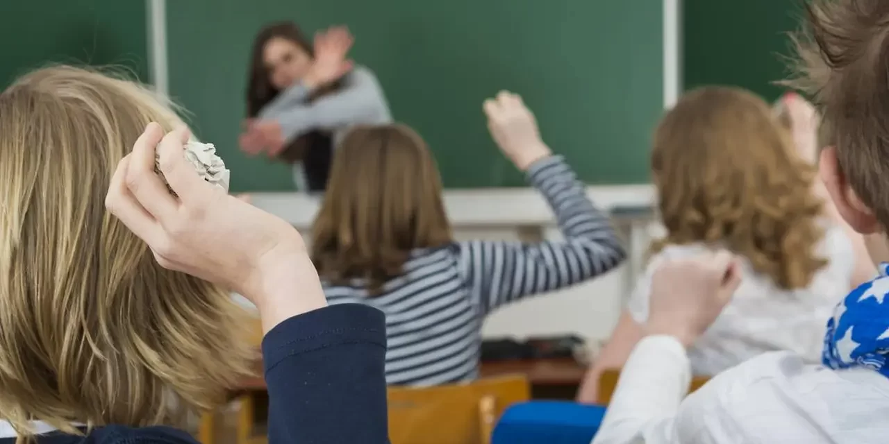 Maestros bajo amenaza: violencia estudiantil y cómo enfrentarla